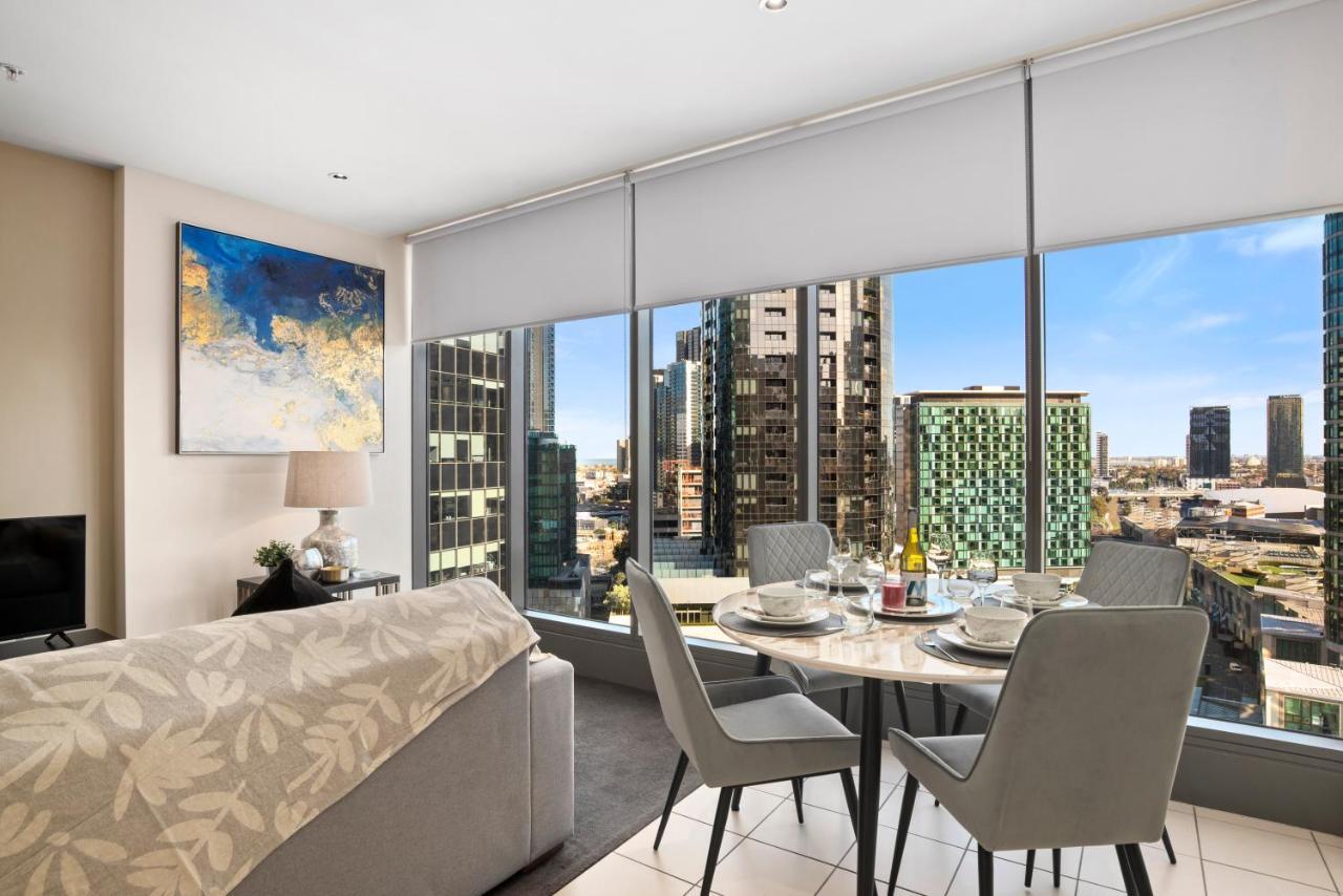 Sophisticated Designer Condo W River & City Views メルボルン エクステリア 写真